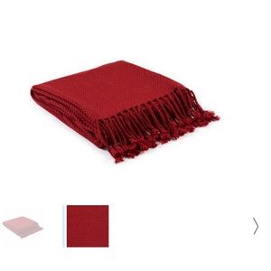 Home accent throw black.